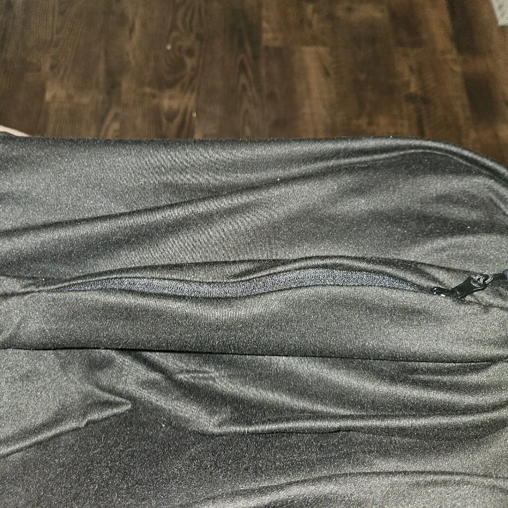 5/$10 🌞 Beyond Yoga Pocket Infinity Scarf